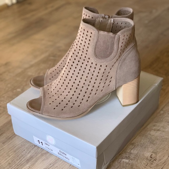 Shoes - Booties